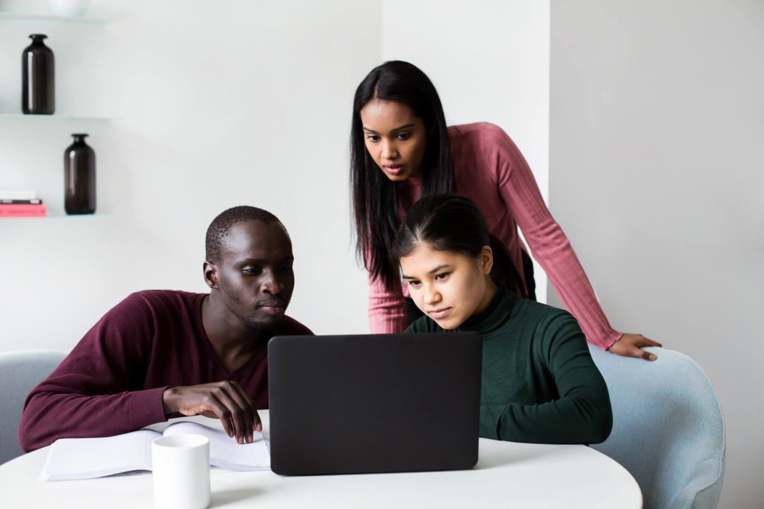 Choose between leaders: Zendesk vs Salesforce