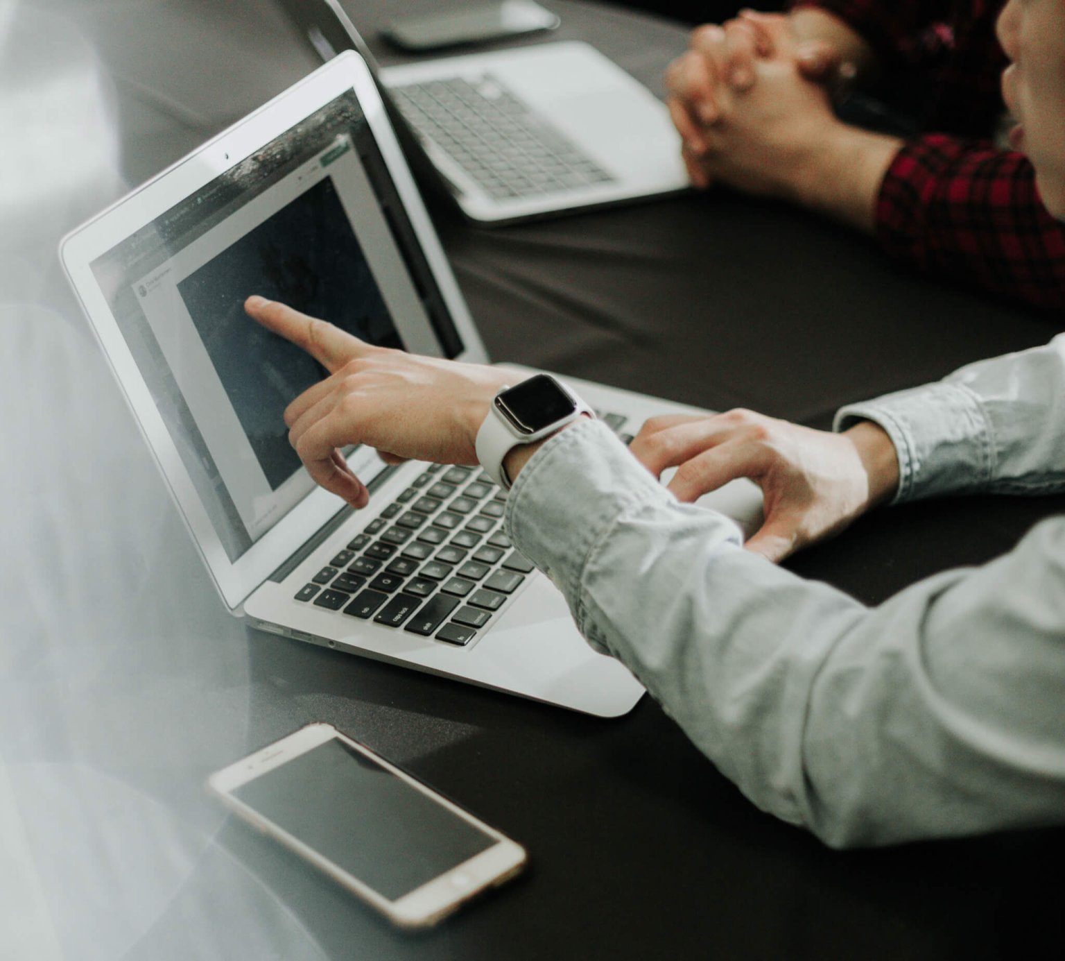 Which one of GrooveHQ and Zendesk is better?