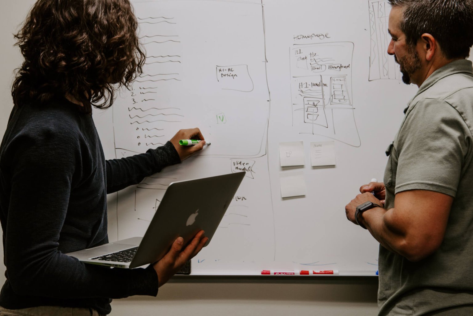 Decide on the future help desk in this UserVoice vs Zendesk review | Help Desk MIgration Blog